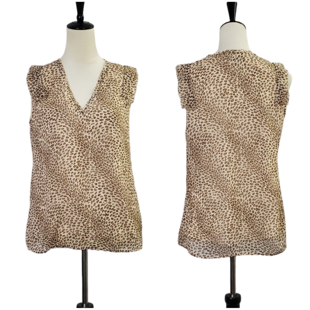 ⚪2/$20 Banana Republic Ditsy Leopard Print Ruffle Detail Top